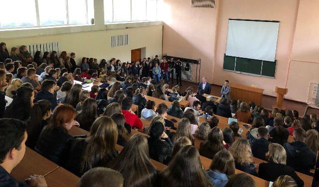 Переповнена аудиторія